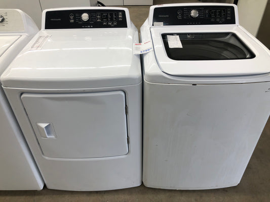 Frigidaire Washer Dryer Set.