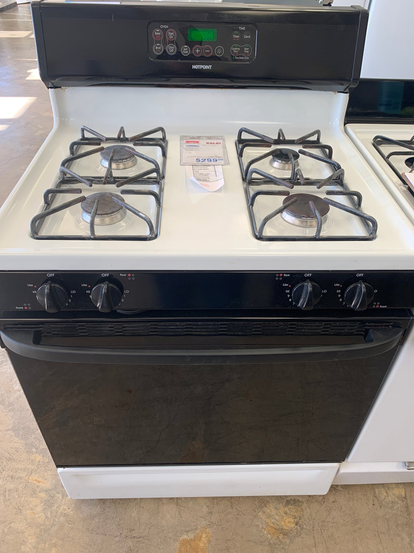 Hotpoint 4 Burner Gas Stove.