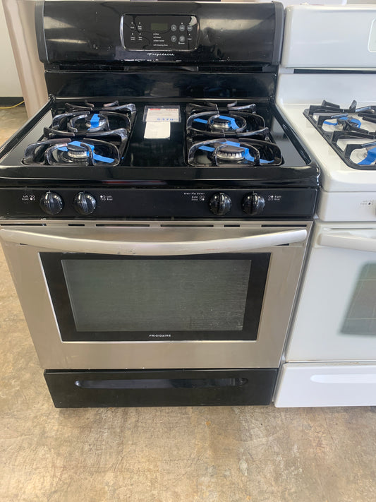 Frigidaire 4 Burner Gas Stove.