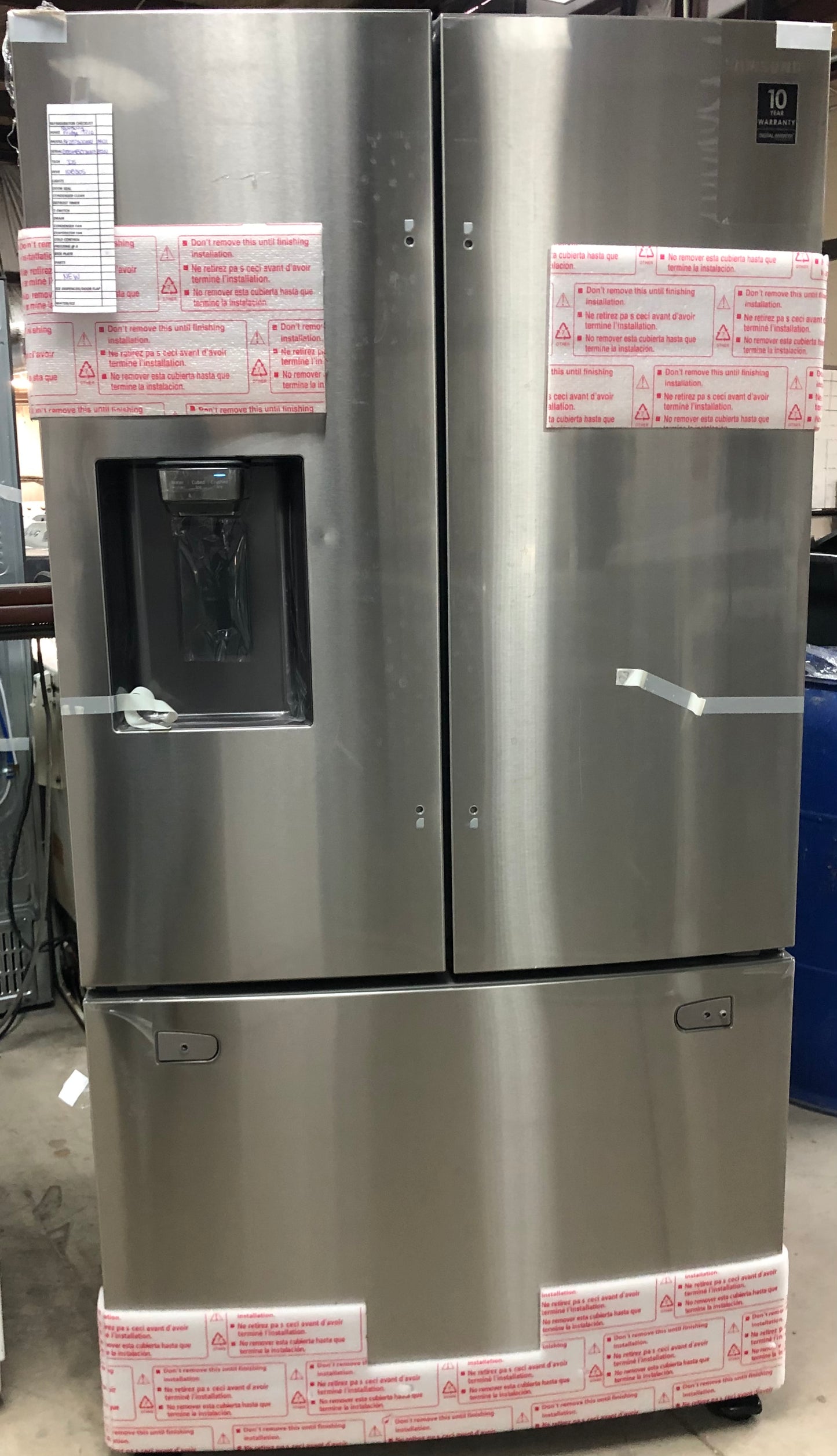 **Scratch and Dent** Samsung 27.8 cu ft French Door Refrigerator w/ Ice Maker, Water & Ice Dispenser