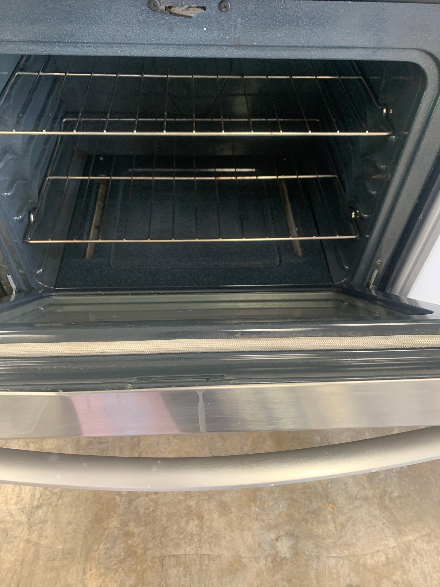 Frigidaire 4 Burner Gas Stove.