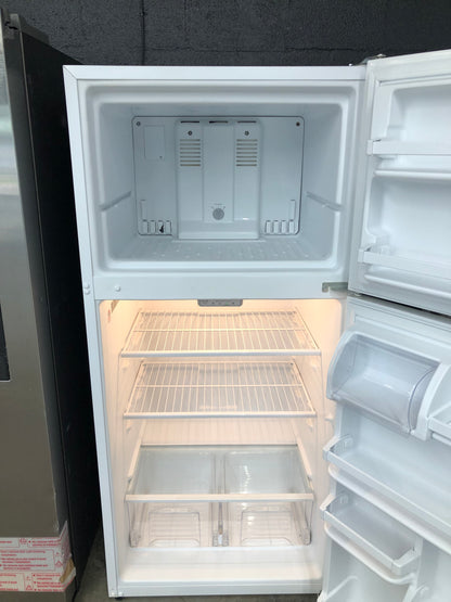 Whirlpool White Top And Bottom Refrigerator