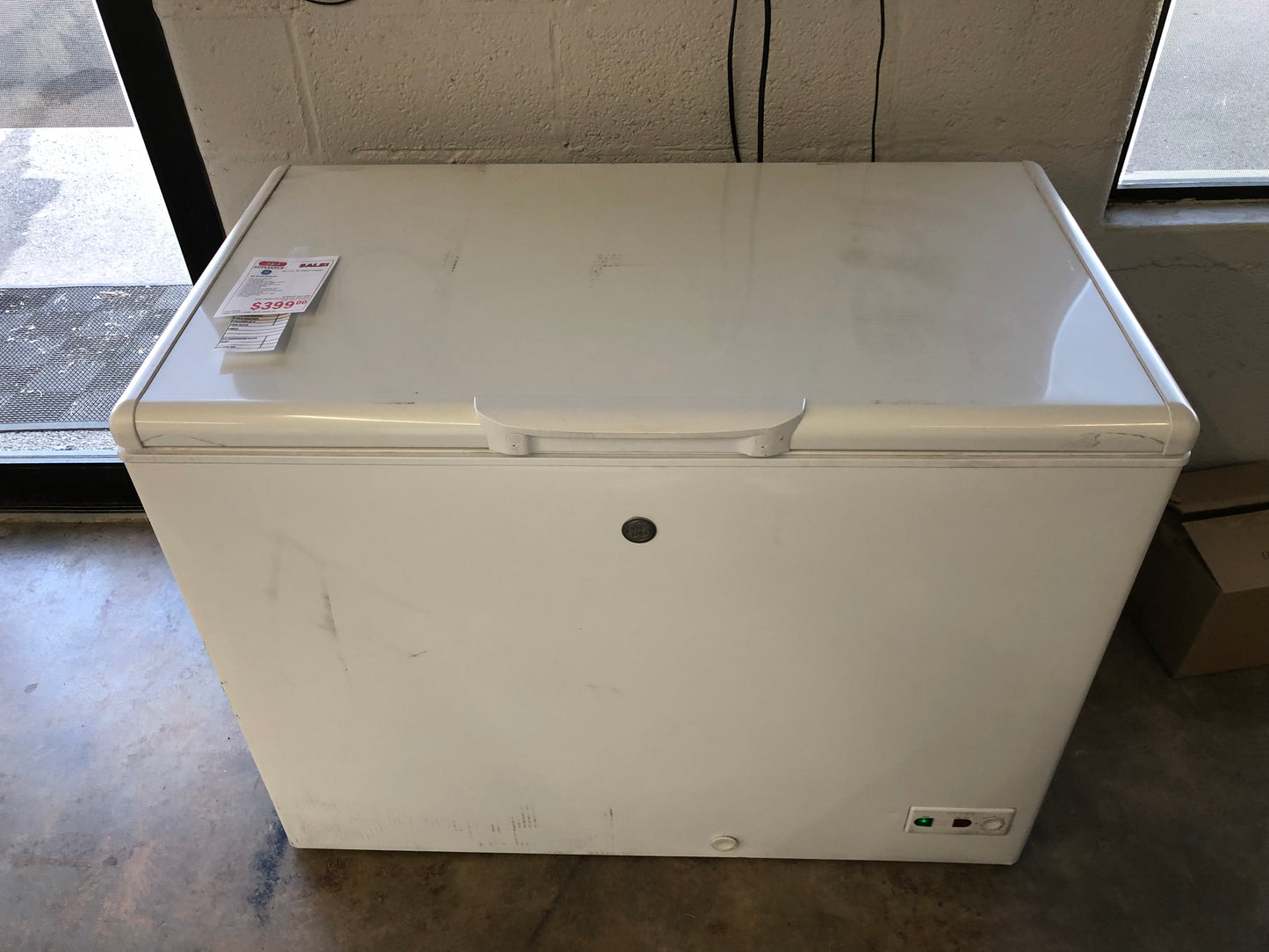 GE 10.7 CU FT Chest Freezer