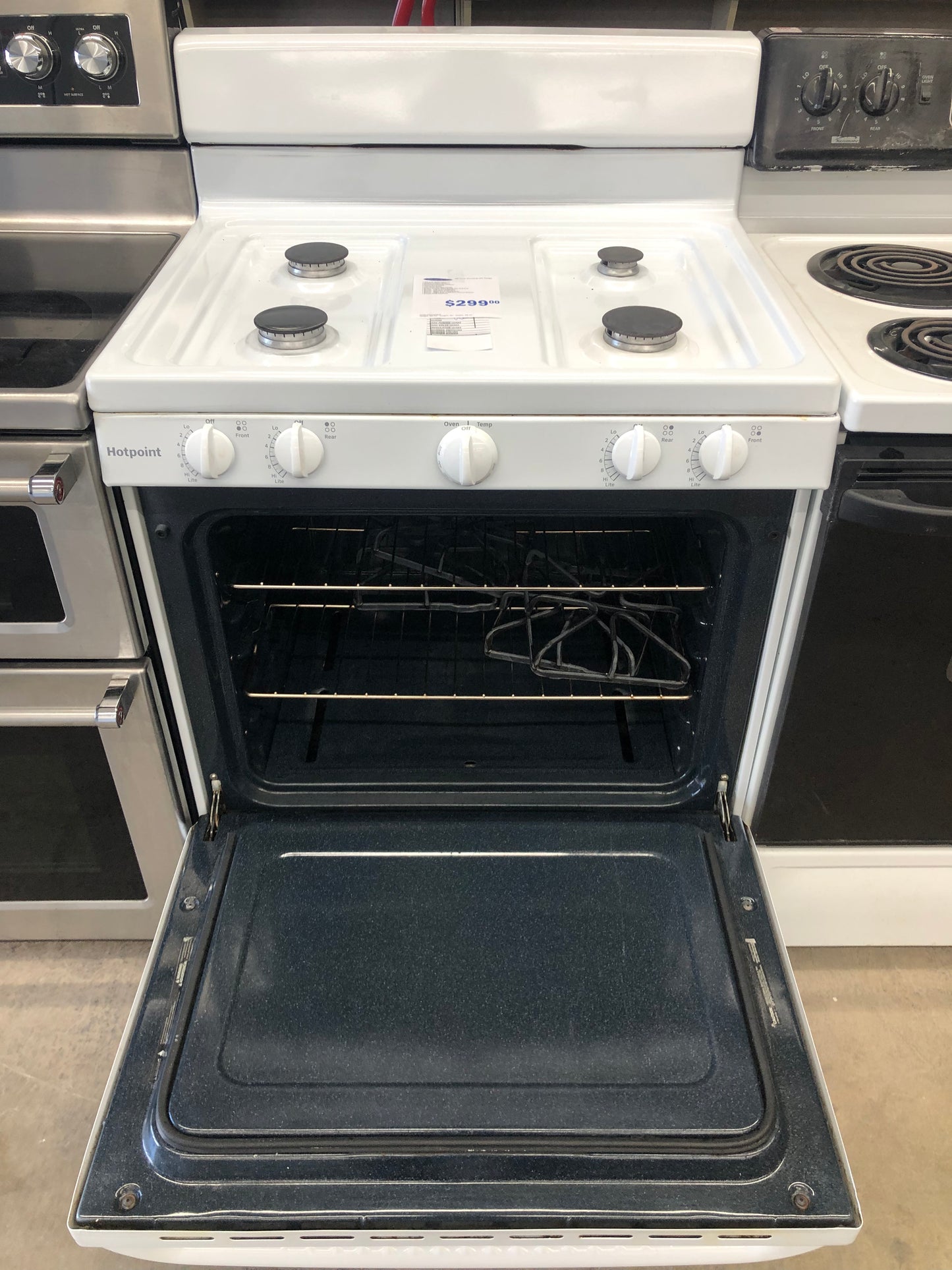 Hotpoint White 4 Burner Gas Stove