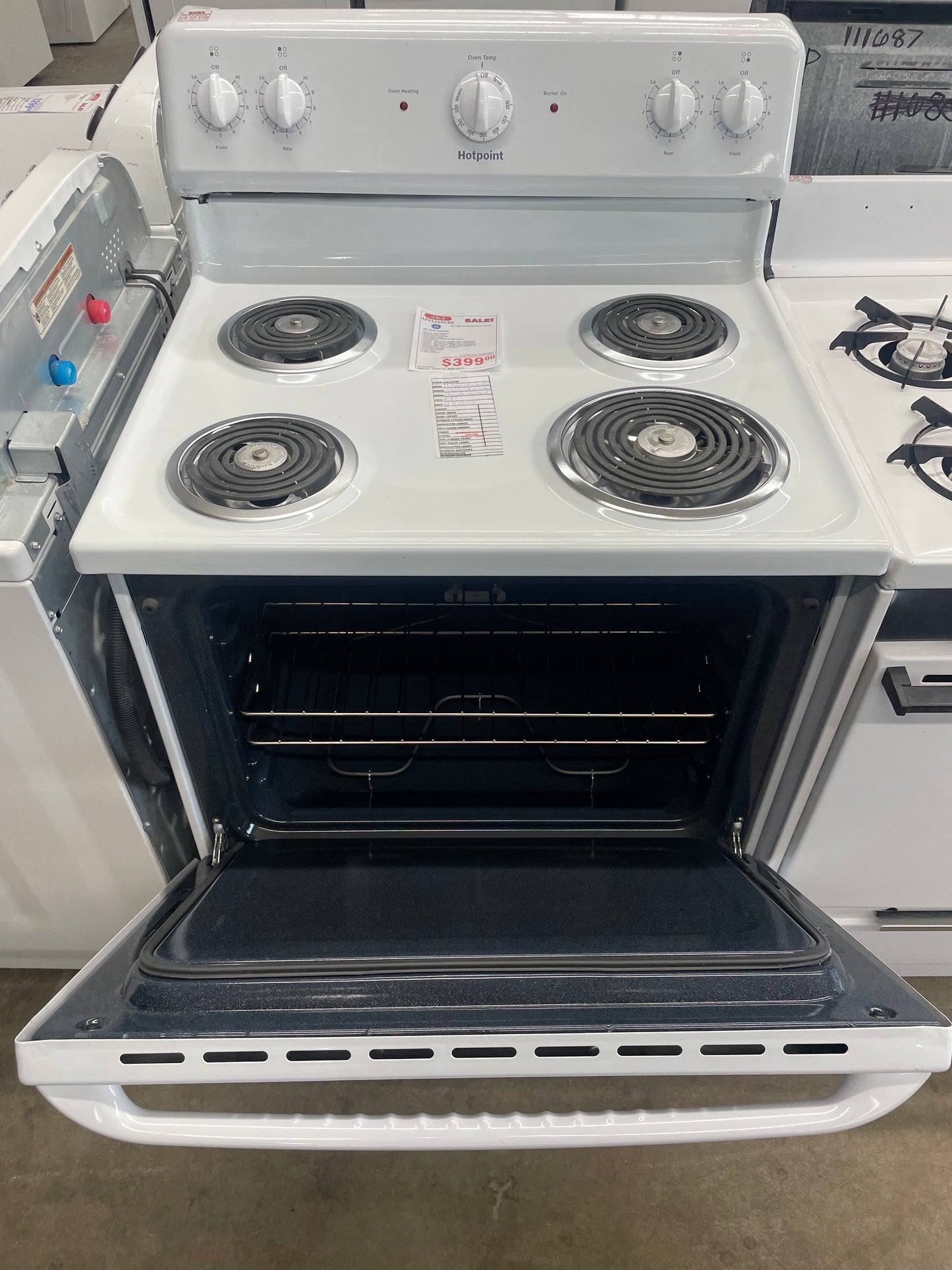 Hotpoint White 4 Coil Top Electric Range